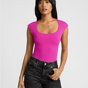Express Body Contour High Compression Scoop Neck Cap Sleeve Bodysuit- Neon Berry